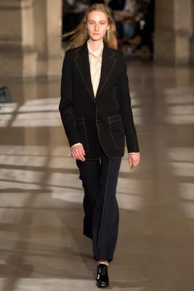 Look 28